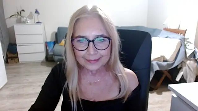 sofia xkiss online show from February 9, 2025, 6:26 pm