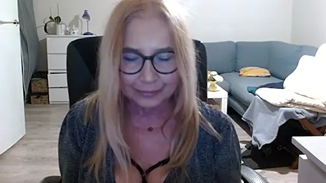 sofia xkiss online show from February 22, 2025, 5:46 pm