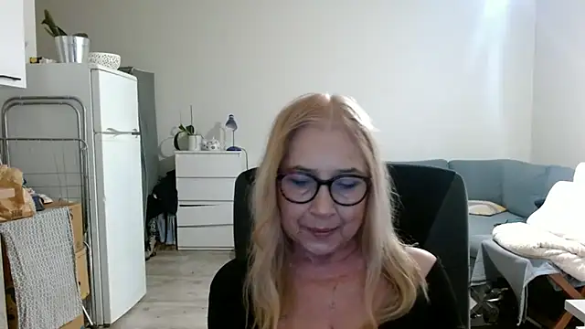 sofia xkiss online show from February 26, 2025, 2:46 pm