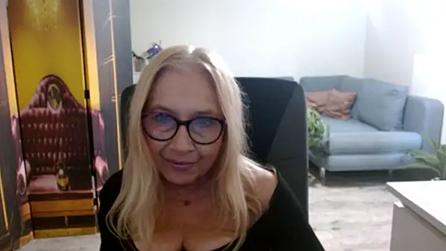 sofia xkiss online show from November 8, 2025, 2:50 pm