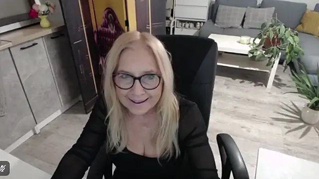 Snapshot of sofia_xkiss chatting on February 21, 2026, 2:51 pm sofia xkiss online show from February 21, 2026, 2:51 pm