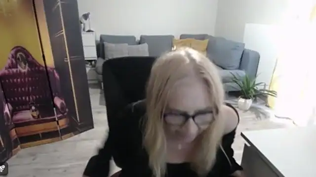 Snapshot of sofia_xkiss chatting on March 20, 2026, 2:44 pm sofia xkiss online show from March 20, 2026, 2:44 pm