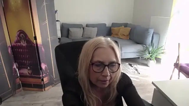 Snapshot of sofia_xkiss chatting on April 21, 2026, 1:50 pm sofia xkiss online show from April 21, 2026, 1:50 pm