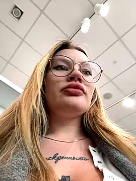 justmila online show from October 2, 2025, 10:22 am