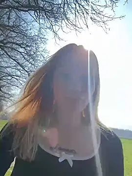 Snapshot of justmila chatting on March 5, 2026, 10:55 am justmila online show from March 5, 2026, 10:55 am