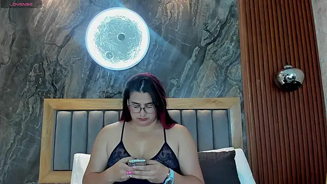 BellaPeers  online show from October 24, 2025, 12:01 pm