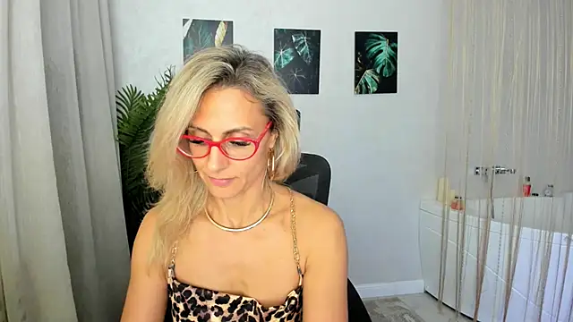 MuseOfStage online show from November 13, 2025, 12:15 pm