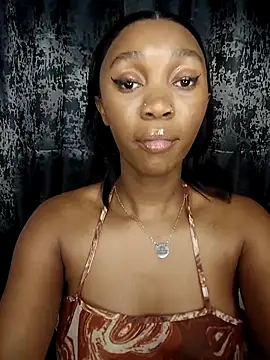 Shria107 online show from November 8, 2025, 10:41 pm