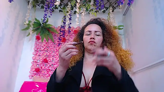 BLONDE SEXYHOT online show from April 16, 2026, 7:47 pm