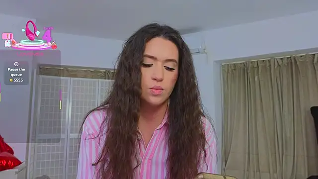 Snapshot of SweetScribe chatting on November 19, 2025, 6:35 am SweetScribe online show from November 19, 2025, 6:35 am