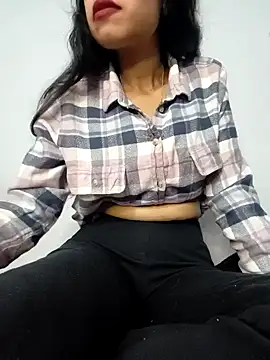Snapshot of catreena chatting on December 23, 2024, 6:37 pm catreena online show from December 23, 2024, 6:37 pm