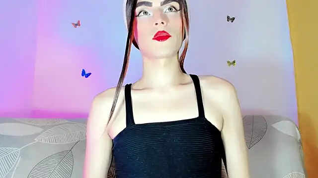 TatiGil online show from April 12, 2026, 8:25 pm