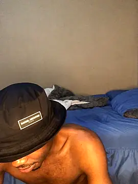 Snapshot of kinglorad chatting on December 1, 2025, 11:32 pm kinglorad online show from December 1, 2025, 11:32 pm