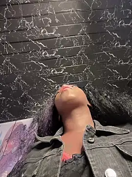 Snapshot of Thyana_LS chatting on February 13, 2025, 1:15 pm Thyana LS online show from February 13, 2025, 1:15 pm