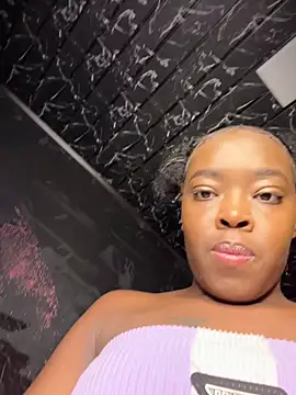 Snapshot of Thyana_LS chatting on November 15, 2025, 1:18 pm Thyana LS online show from November 15, 2025, 1:18 pm