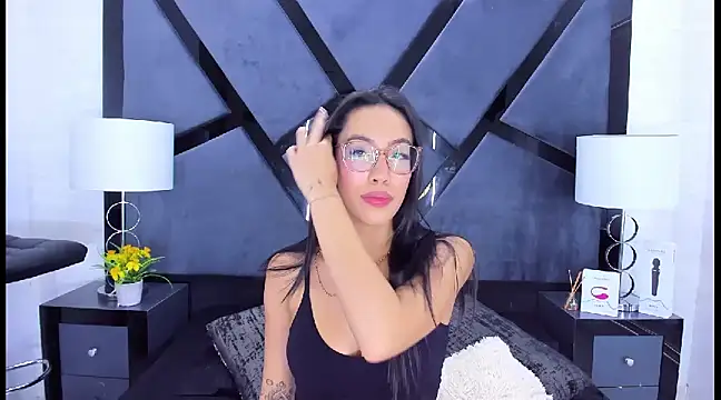 Snapshot of KylieWhite chatting on January 8, 2025, 2:03 pm KylieWhite online show from January 8, 2025, 2:03 pm