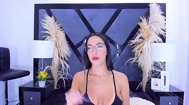 Snapshot of KylieWhite chatting on January 16, 2025, 12:31 pm KylieWhite online show from January 16, 2025, 12:31 pm