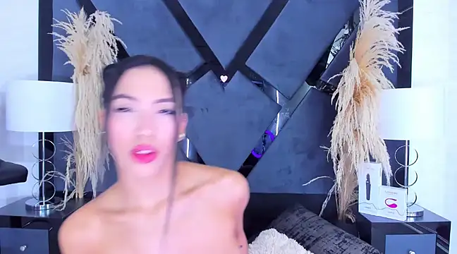 Snapshot of KylieWhite chatting on February 23, 2025, 12:27 pm KylieWhite online show from February 23, 2025, 12:27 pm