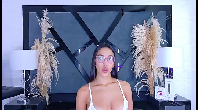 Snapshot of KylieWhite chatting on March 3, 2025, 12:37 pm KylieWhite online show from March 3, 2025, 12:37 pm