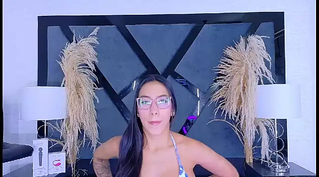 Snapshot of KylieWhite chatting on March 11, 2025, 2:18 pm KylieWhite online show from March 11, 2025, 2:18 pm