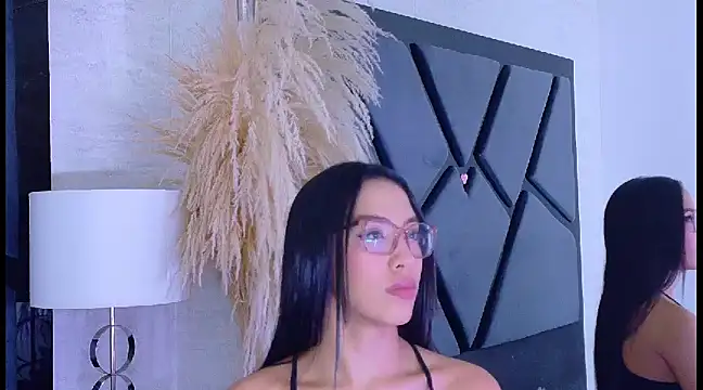 Snapshot of KylieWhite chatting on March 14, 2025, 5:38 am KylieWhite online show from March 14, 2025, 5:38 am