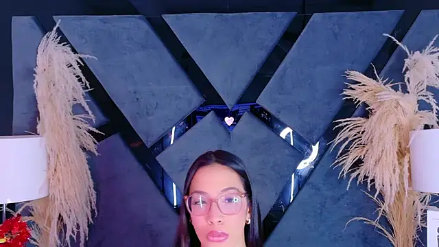 Snapshot of KylieWhite chatting on September 18, 2025, 1:24 pm KylieWhite online show from September 18, 2025, 1:24 pm