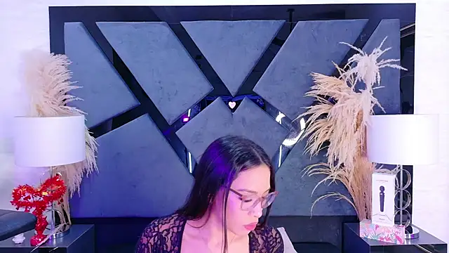 Snapshot of KylieWhite chatting on September 30, 2025, 2:33 pm KylieWhite online show from September 30, 2025, 2:33 pm