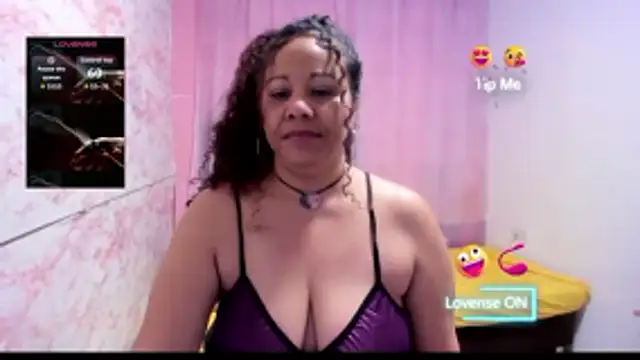 Snapshot of Brunette_sasha chatting on November 25, 2025, 10:15 am Brunette sasha online show from November 25, 2025, 10:15 am