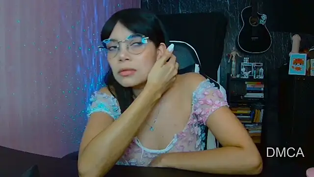 Snapshot of Drea_Foox chatting on October 3, 2025, 2:52 am Drea Foox online show from October 3, 2025, 2:52 am