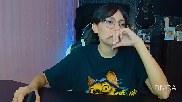 Snapshot of Drea_Foox chatting on October 9, 2025, 2:53 am Drea Foox online show from October 9, 2025, 2:53 am