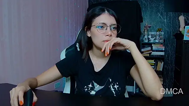 Snapshot of Drea_Foox chatting on November 10, 2025, 2:43 am Drea Foox online show from November 10, 2025, 2:43 am