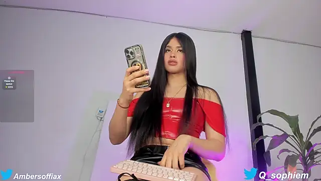 Snapshot of Queensophie_m chatting on November 29, 2025, 3:53 am Queensophie m online show from November 29, 2025, 3:53 am