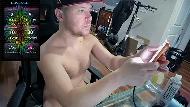 Snapshot of aaron_s_x chatting on February 15, 2026, 10:06 pm aaron s x online show from February 15, 2026, 10:06 pm