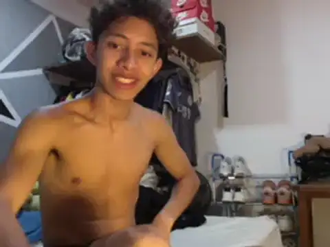 Snapshot of ferchitibellako chatting on December 16, 2024, 5:17 am ferchitibellako online show from December 16, 2024, 5:17 am