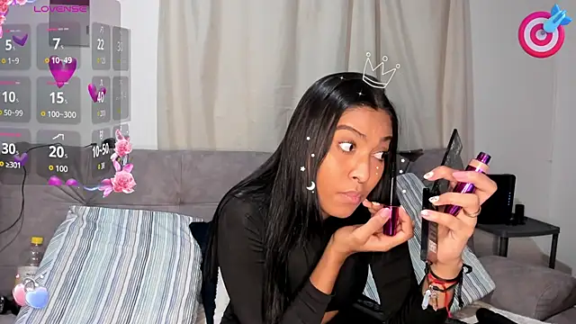 Snapshot of AnneteLynch chatting on December 4, 2025, 8:28 pm AnneteLynch online show from December 4, 2025, 8:28 pm