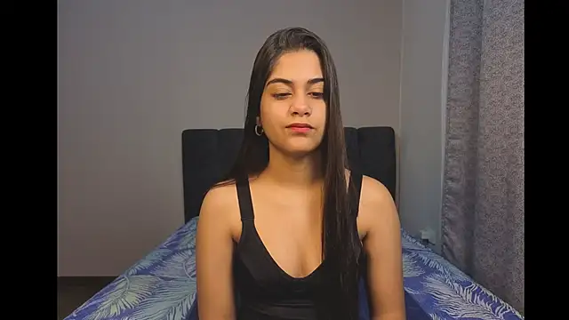 Snapshot of MiaOrtizCam chatting on February 22, 2026, 5:22 pm MiaOrtizCam online show from February 22, 2026, 5:22 pm