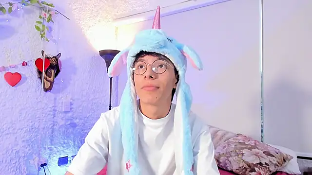 alexandersawyer online show from February 27, 2025, 11:52 am