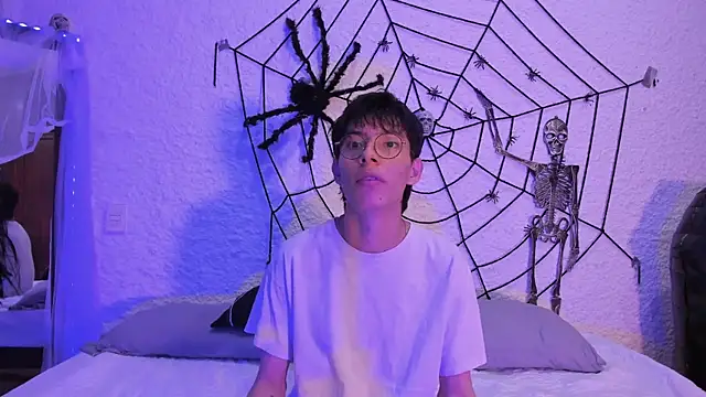 alexandersawyer online show from October 8, 2025, 4:10 am