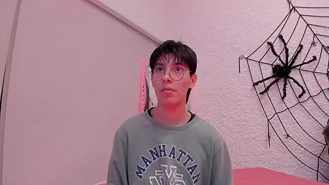 alexandersawyer online show from October 13, 2025, 4:23 am