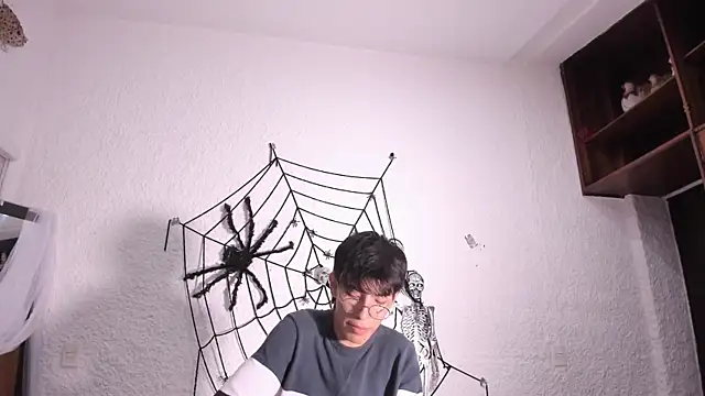 alexandersawyer online show from October 16, 2025, 12:33 am