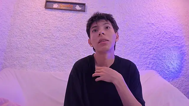 alexandersawyer online show from December 4, 2025, 8:45 am