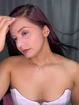 Melanyprada online show from July 22, 2026, 4:37 am
