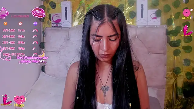 Snapshot of cristalconnorr chatting on April 10, 2026, 4:23 pm cristalconnorr online show from April 10, 2026, 4:23 pm