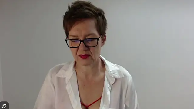 Snapshot of Sofie69Velvet chatting on March 13, 2026, 3:24 am Sofie69Velvet online show from March 13, 2026, 3:24 am