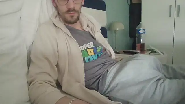 Snapshot of passif520 chatting on March 11, 2026, 1:39 pm passif520 online show from March 11, 2026, 1:39 pm