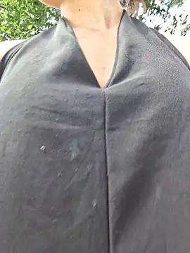 HelenHoltz online show from October 24, 2025, 4:47 pm