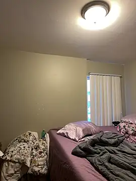 Snapshot of DestinyThickems89 chatting on February 4, 2026, 12:44 pm DestinyThickems89 online show from February 4, 2026, 12:44 pm