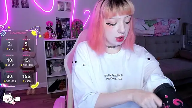 SweetieMollyy online show from November 7, 2025, 10:59 am