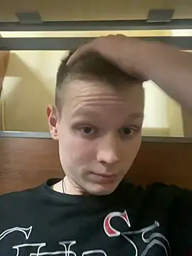 fameboyboo online show from January 3, 2025, 3:01 pm