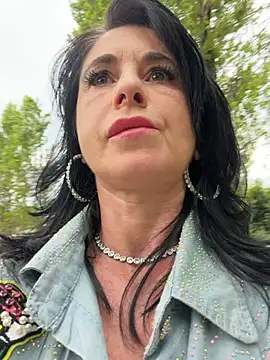 Snapshot of MichelleCara chatting on April 12, 2026, 2:22 pm MichelleCara online show from April 12, 2026, 2:22 pm